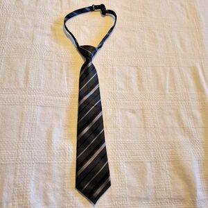 The Children's Place boys size 4-7 neck tie gray stripes EUC